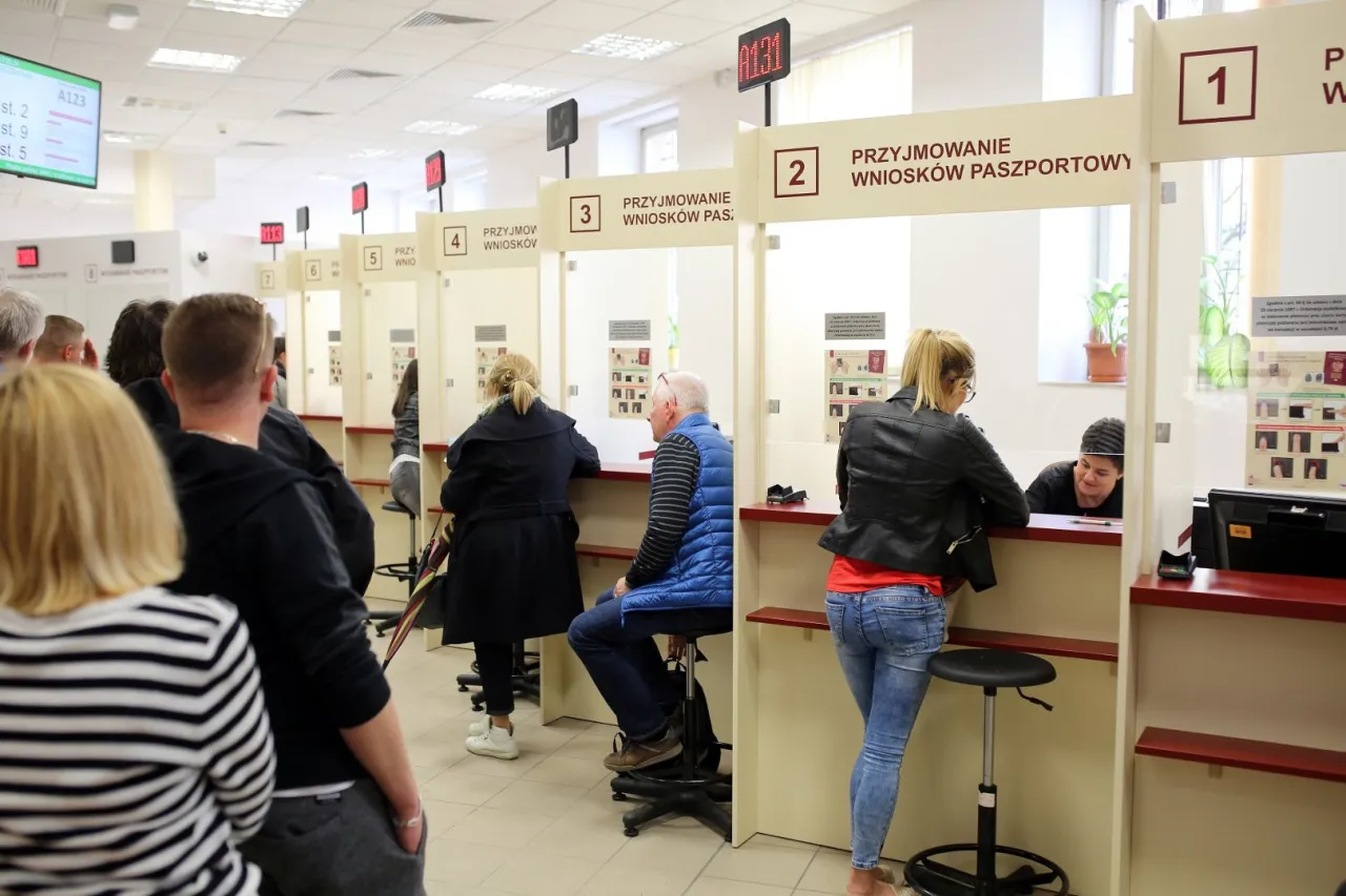 Zdjęcie Jak wyrobić paszport w Krakowie - krok po kroku i bez problemów