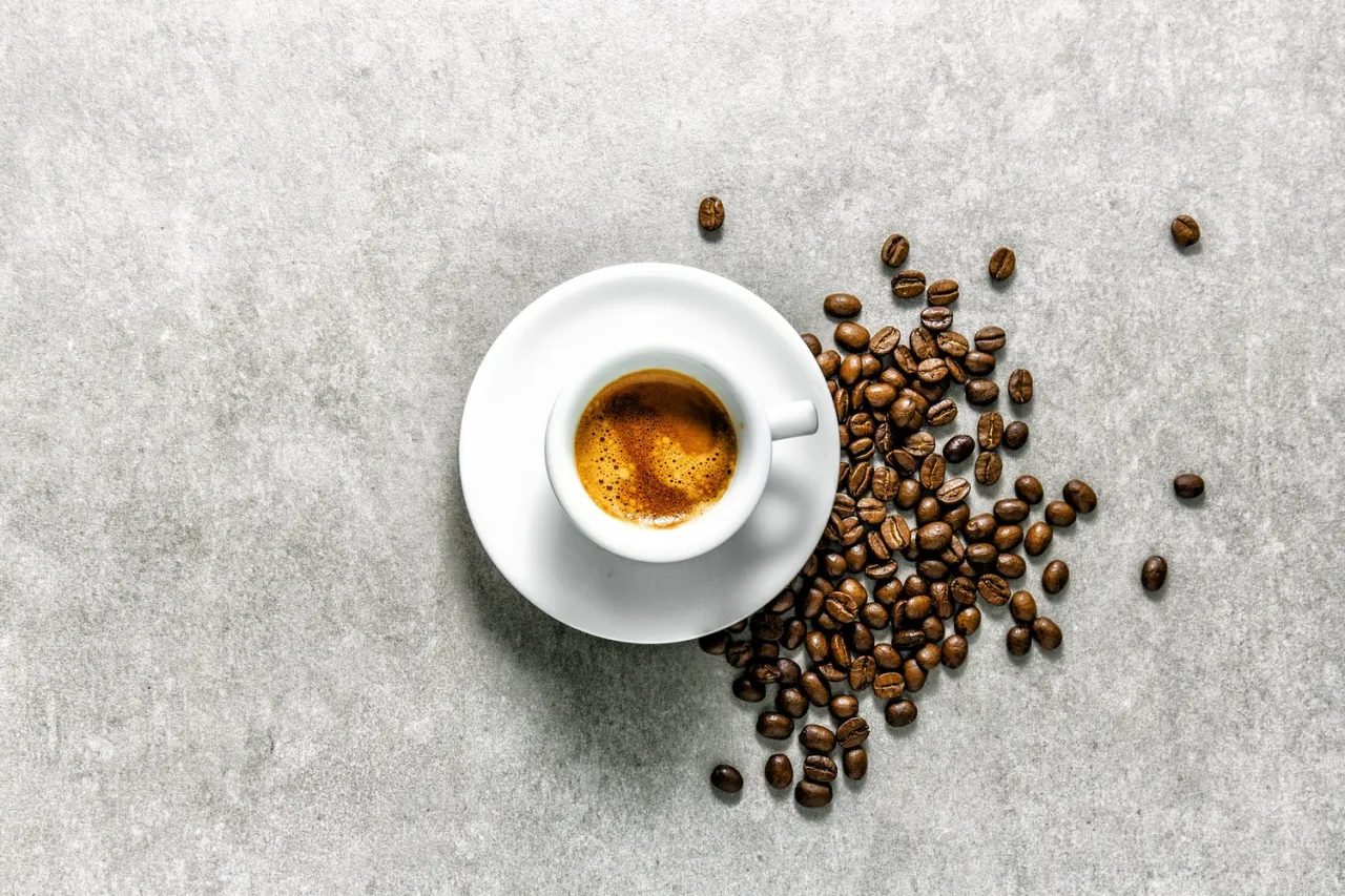Zdjęcie Ile gram kawy na espresso? Poznaj optymalne proporcje i błędy