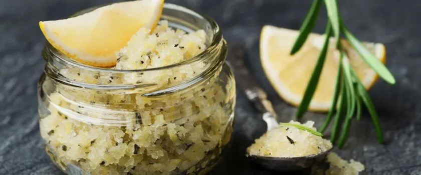 Zdjęcie Jak zrobić domowy peeling do twarzy, aby uzyskać gładką skórę