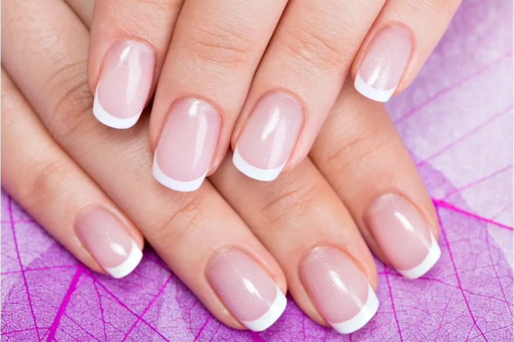 Zdjęcie Czym jest manicure żelowy? Poznaj zalety i wady tej metody