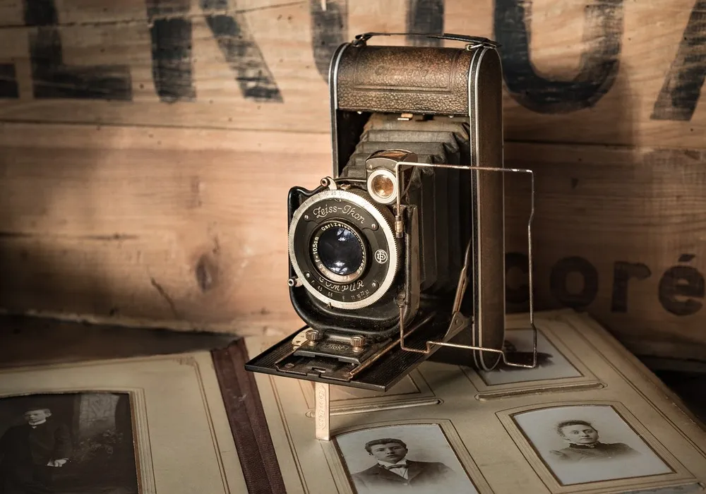 Zdjęcie W którym roku wynaleziono aparat fotograficzny i jak to zmieniło świat?