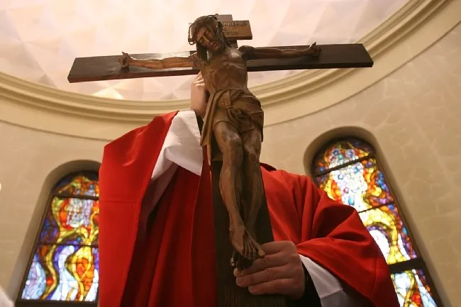 Zdjęcie Wielki Piątek jak wygląda msza - co musisz wiedzieć o liturgii