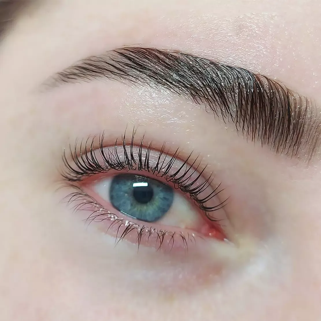 Zdjęcie Jak skutecznie zatuszować brak rzęs i poprawić wygląd oczu