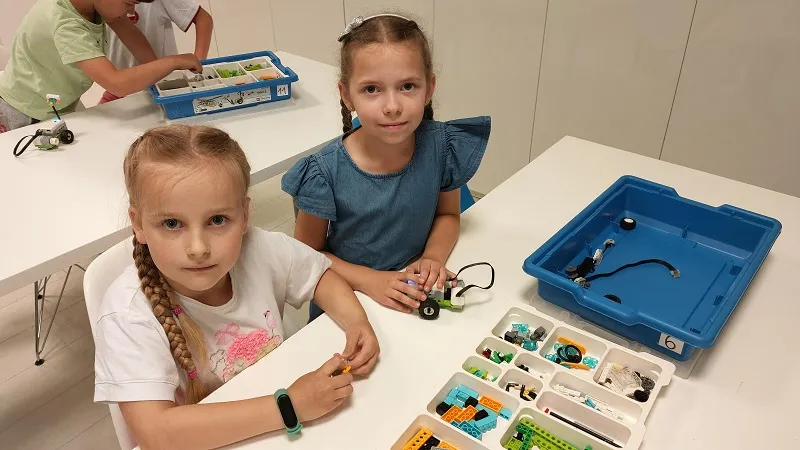 Zdjęcie Zajęcia z robotyki w przedszkolach: rozwój umiejętności przez zabawę