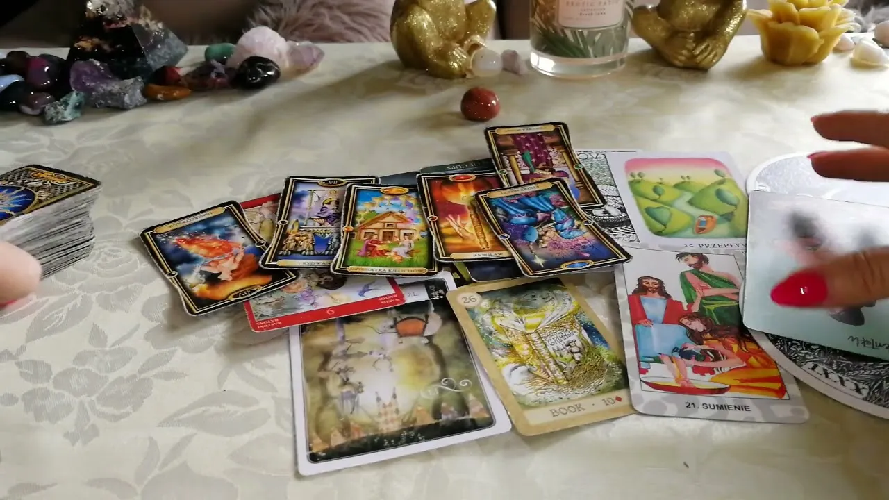 Zdjęcie Tarot co on myśli: odkryj prawdziwe uczucia i intencje w relacji