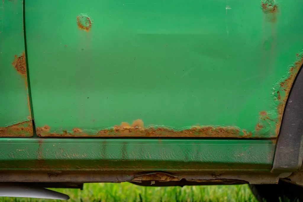 Zdjęcie Jaka marka samochodu ma najlepszą blachę? Sprawdź, które są najtrwalsze