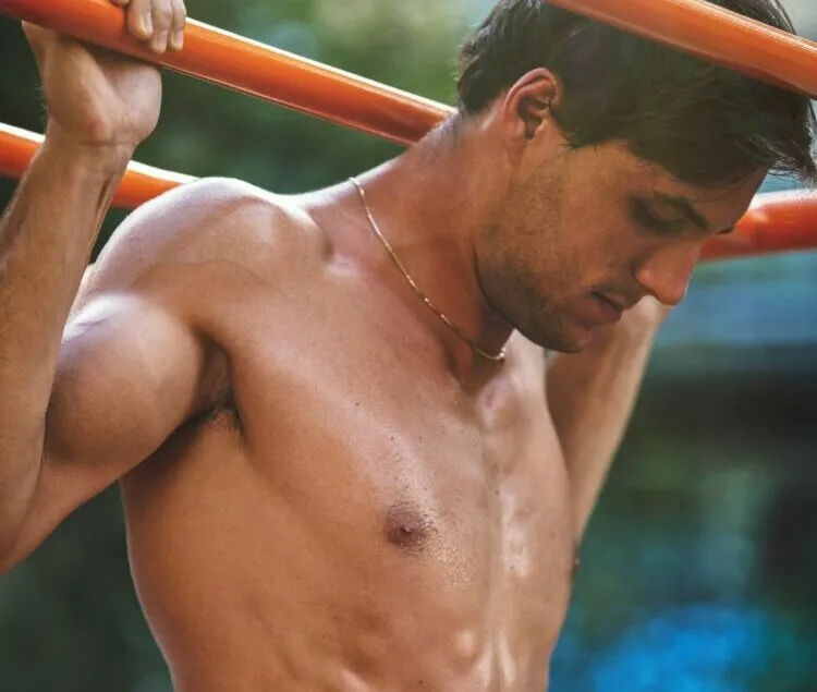 Zdjęcie Qué músculos trabajan las dominadas y cómo mejoran tu entrenamiento