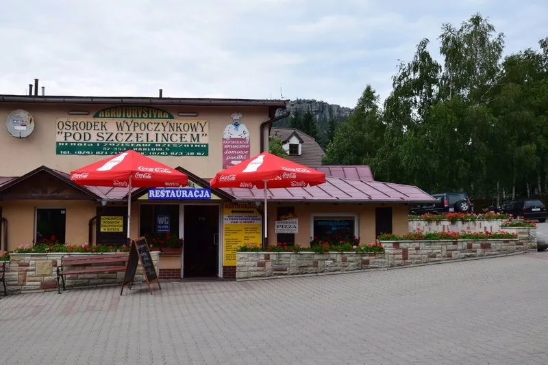 Zdjęcie Gdzie zjeść w Karłowie? Odkryj najlepsze lokale blisko Szczelińca