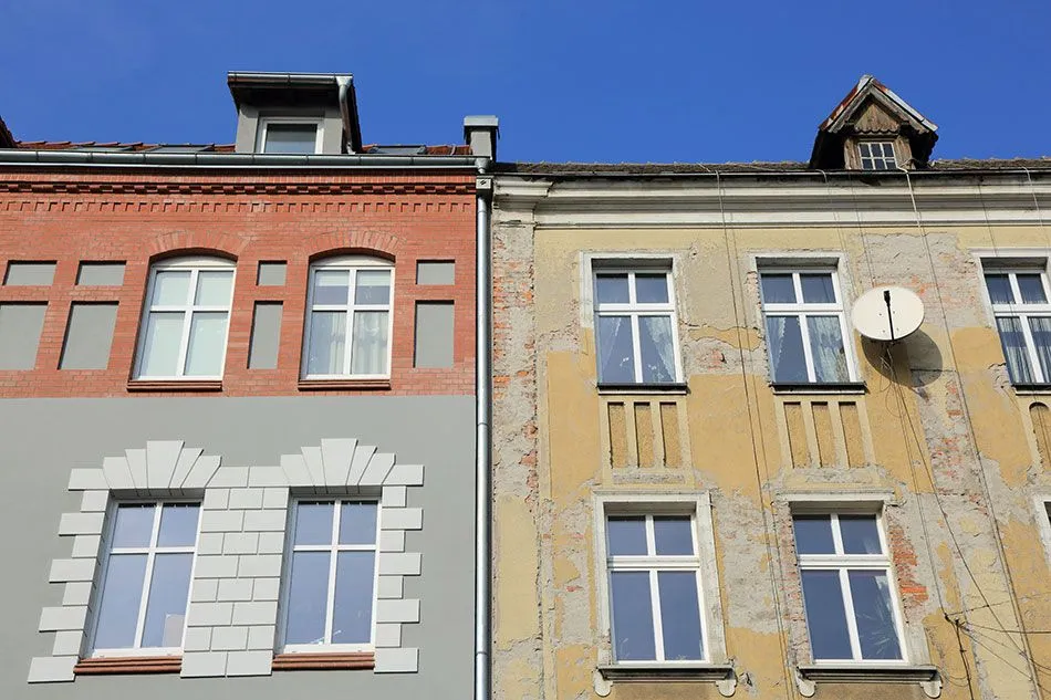 Zdjęcie Jak nakładać tynk na elewację, aby uniknąć najczęstszych błędów