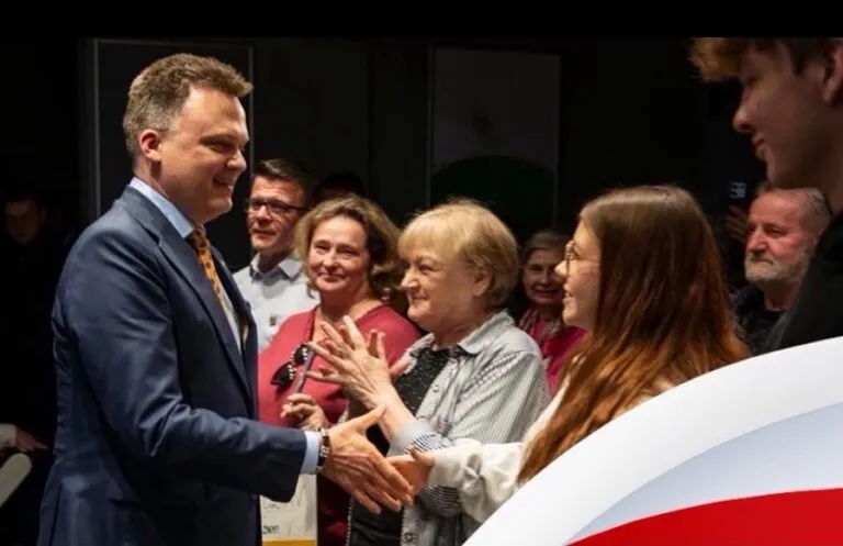 Zdjęcie Szymon Hołownia kto to? Poznaj jego wpływ na polską politykę