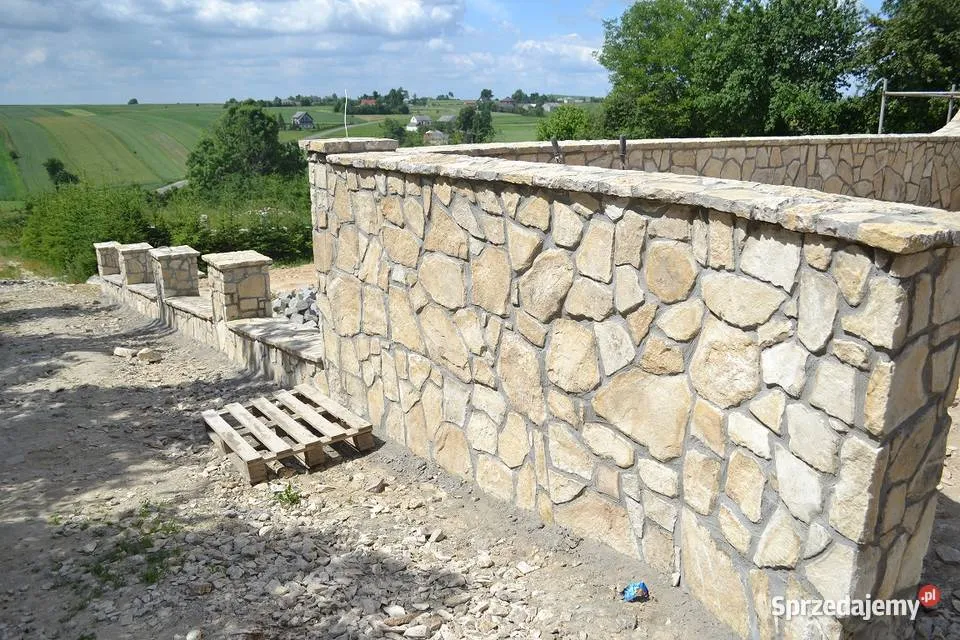 Zdjęcie Kamienie na mur: Wybierz idealne do budowy trwałego ogrodzenia