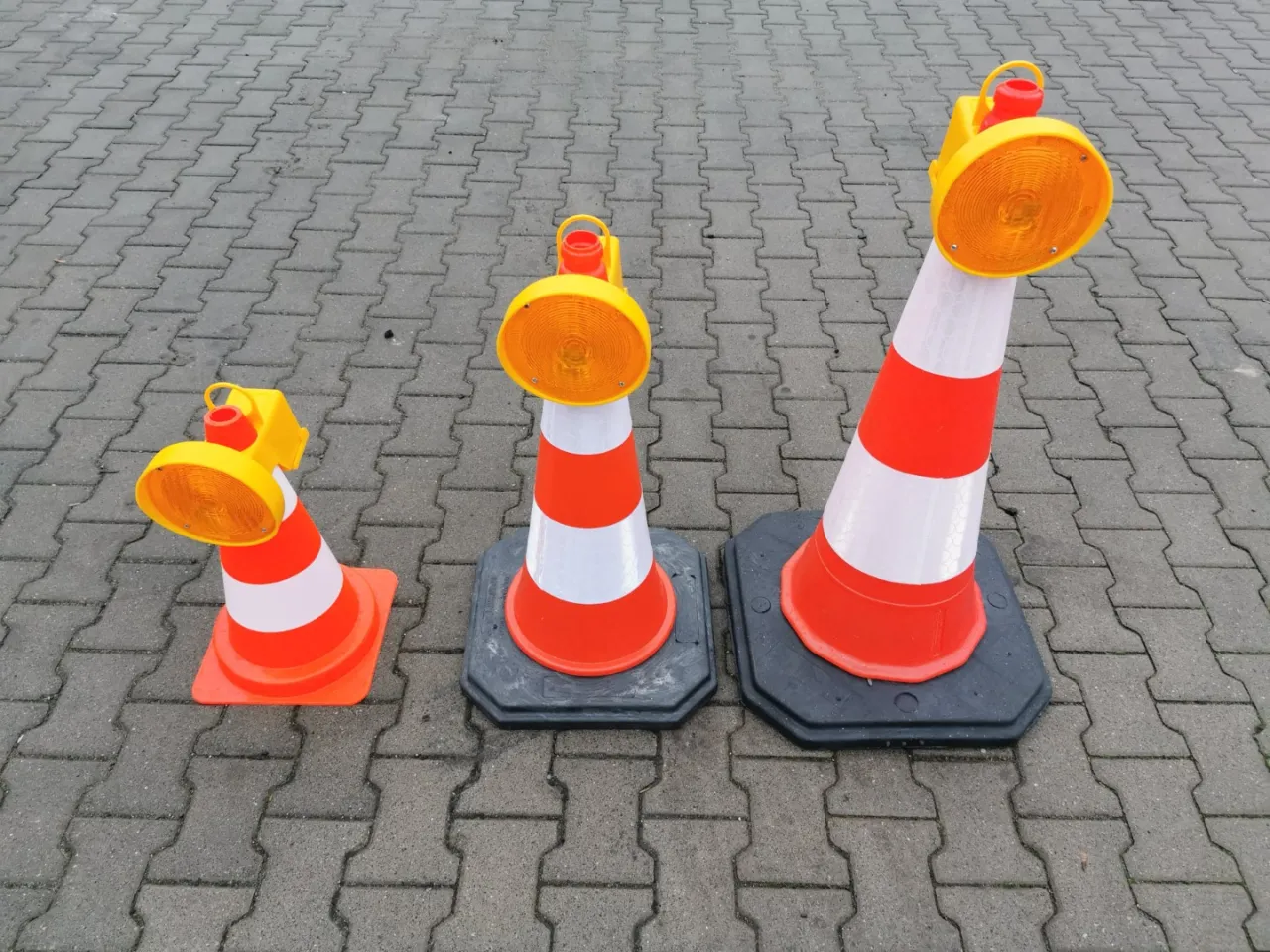 Zdjęcie Odblaski drogowe - klucz do bezpieczeństwa pieszych na drodze