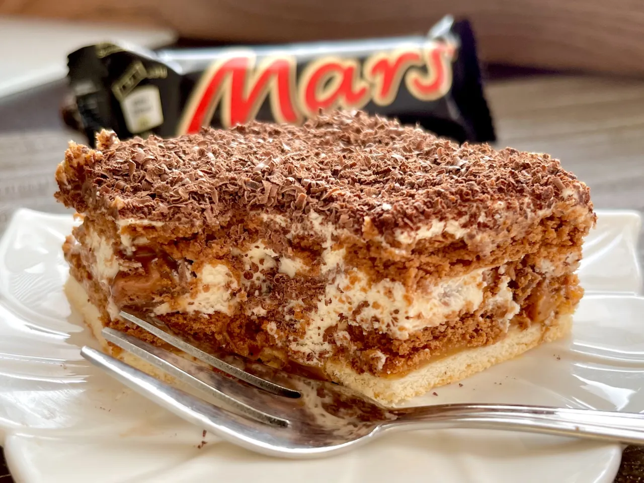 Zdjęcie Pyszne ciasto Mars na biszkopcie - prosty przepis na smakołyk