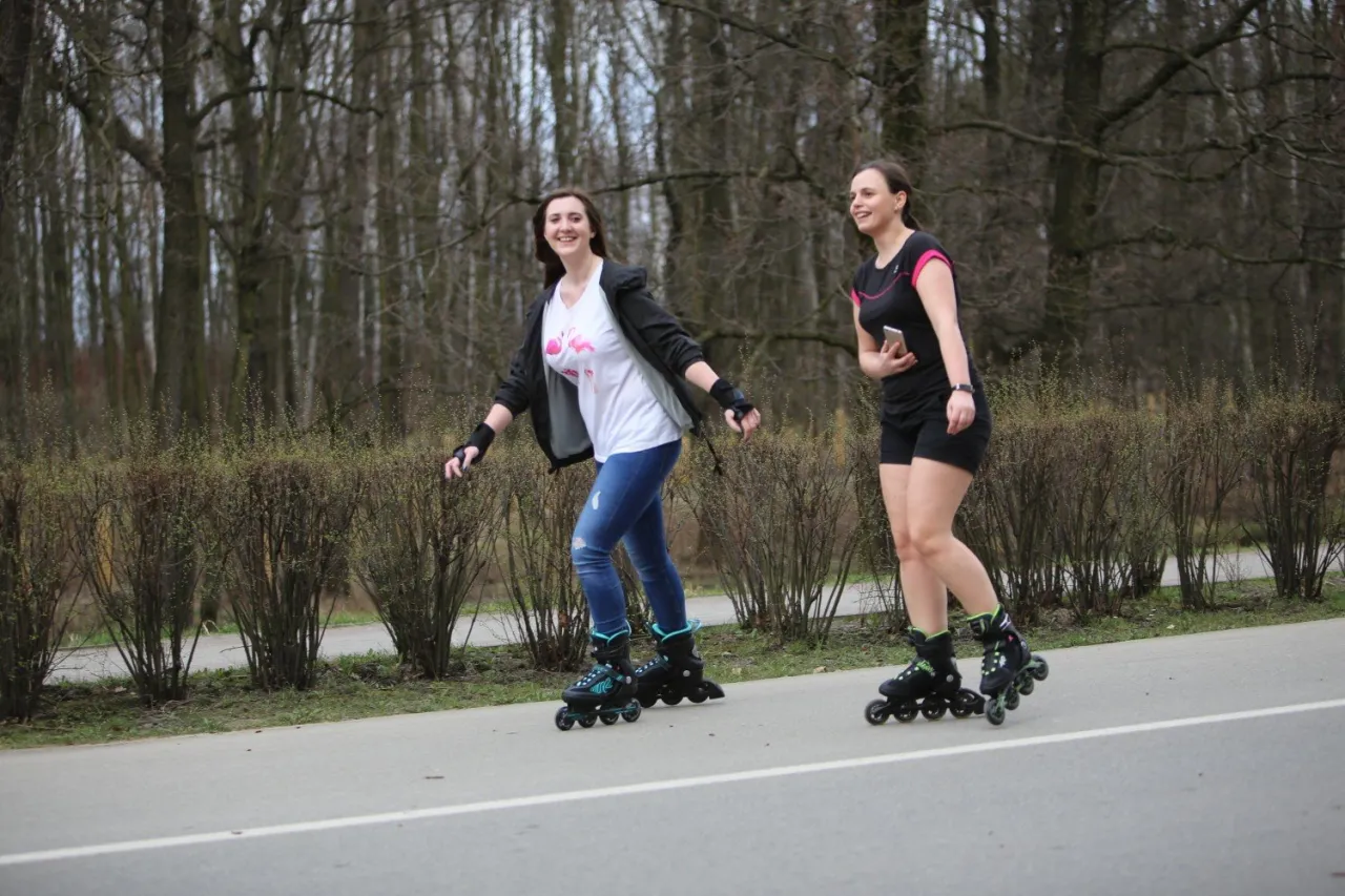 Zdjęcie Gdzie na rolki: najlepsze trasy i miejsca do jazdy w okolicy