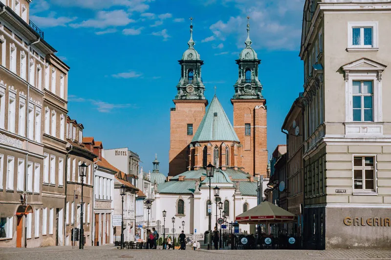 Zdjęcie Gniezno atrakcje, które zaskoczą każdego turystę i zachwycą historią