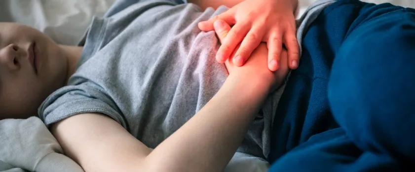 Zdjęcie Ból brzucha i wymioty u dziecka: sprawdzone domowe sposoby i leki