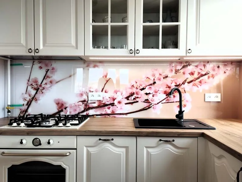 Zdjęcie Najmodniejsze panele szklane do kuchni – trendy, wybór i inspiracje aranżacyjne