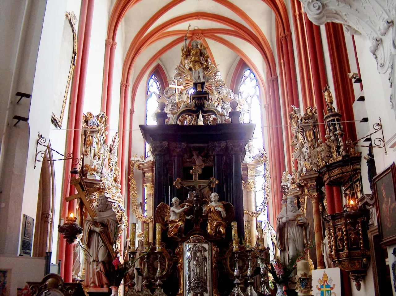 Zdjęcie Trzebnica sanktuarium: historia, architektura i pielgrzymki w Polsce
