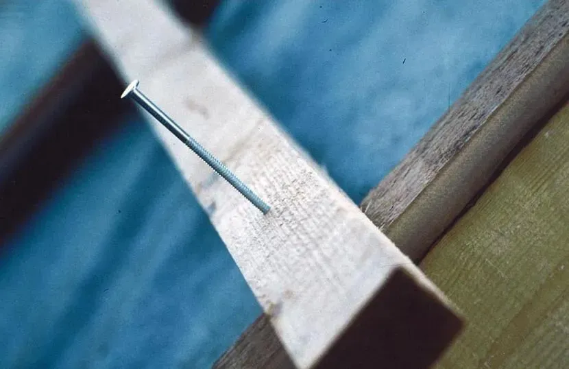 Zdjęcie Jakie gwoździe do krokwi 18 mm zapewnią trwałość i bezpieczeństwo?