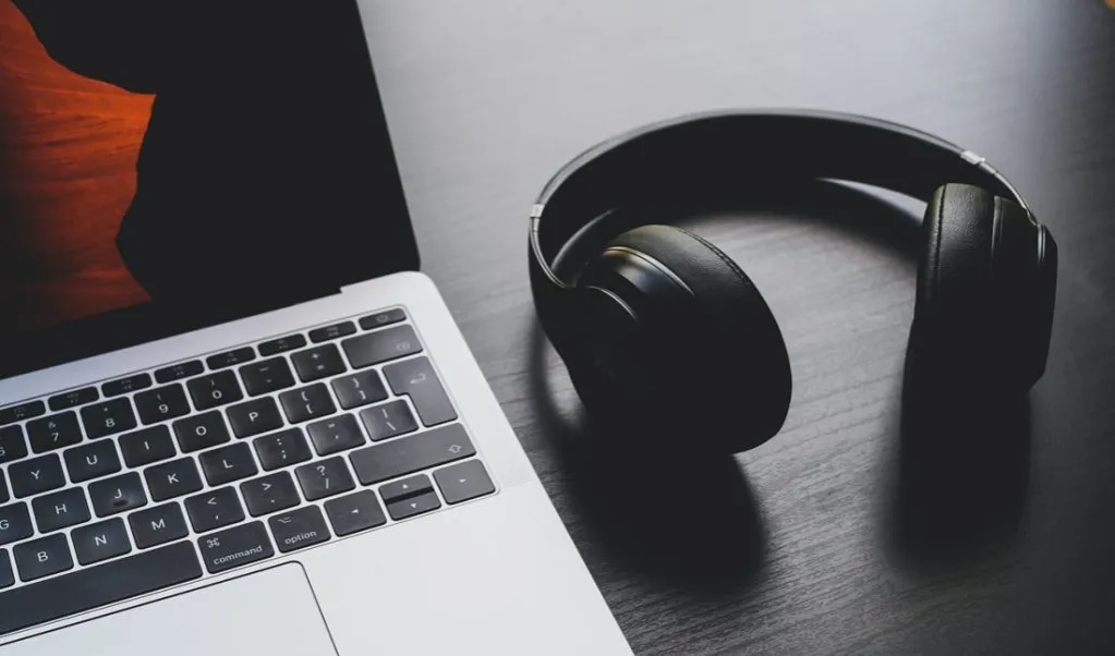 Zdjęcie Jak zmniejszyć opóźnienie słuchawek Bluetooth i cieszyć się dźwiękiem