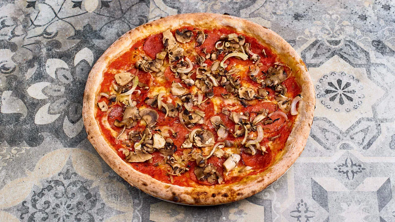 Zdjęcie Pizza rossa co to? Odkryj tajemnice tej klasycznej włoskiej pizzy