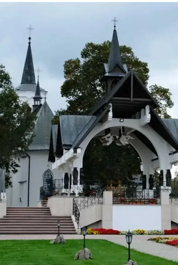 Zdjęcie Ludźmierz atrakcje: Odkryj piękno sanktuarium i okolicznych miejsc
