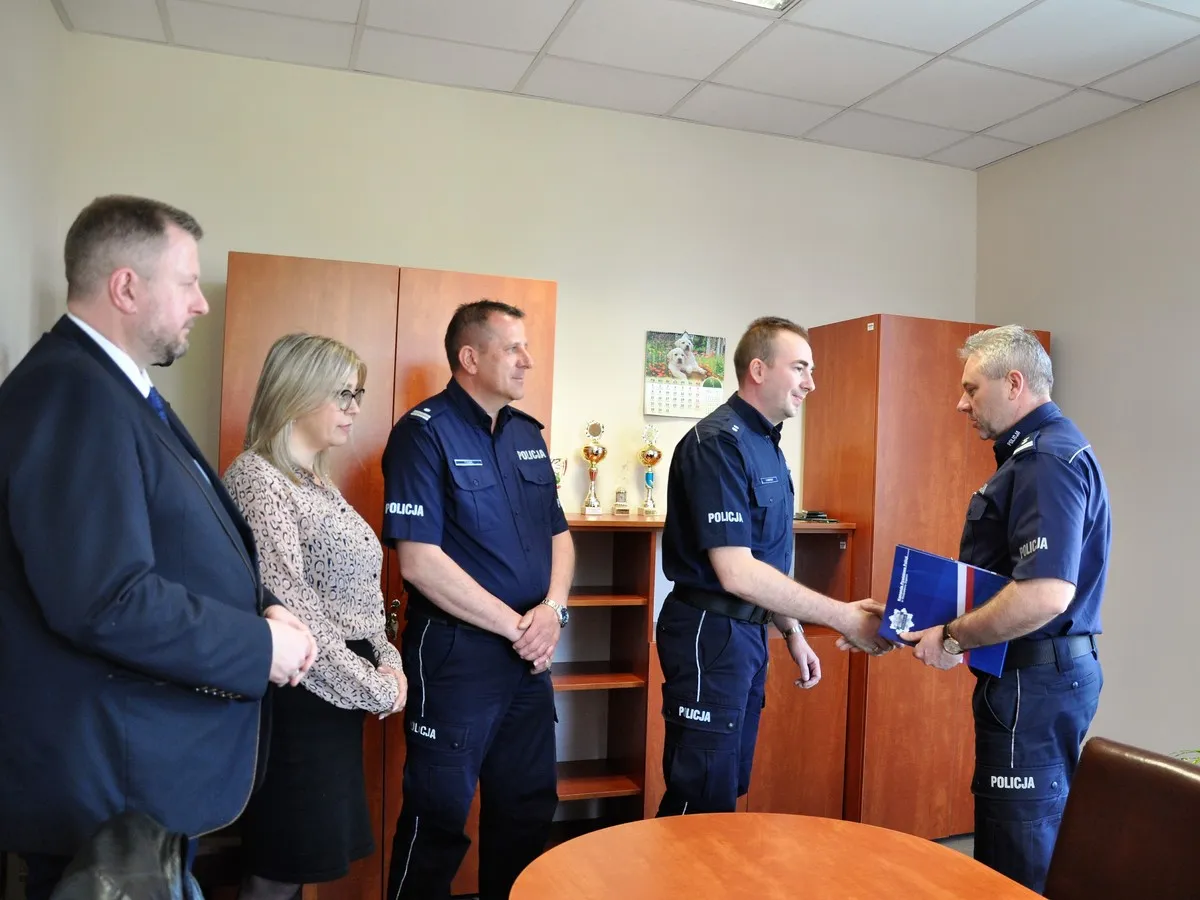 Zdjęcie Komendant komisariatu policji w Gorzycach - poznaj Piotra Wiącka