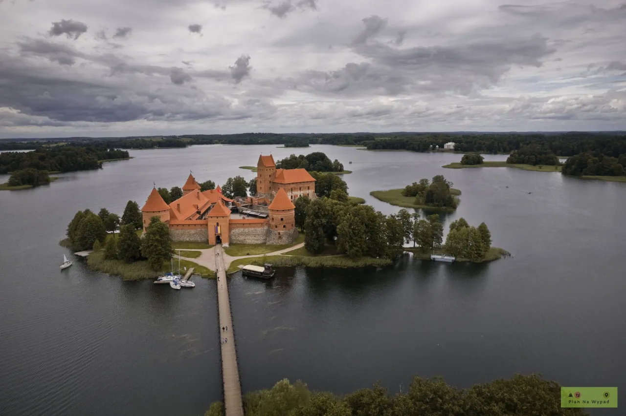 Zdjęcie Zamek w Trokach: Niezwykła historia i fascynujące atrakcje na Litwie