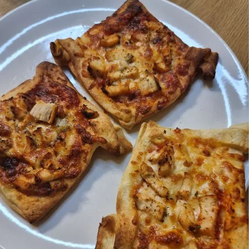 Zdjęcie Jak zrobić pizzę z gotowego ciasta - prosta i szybka receptura