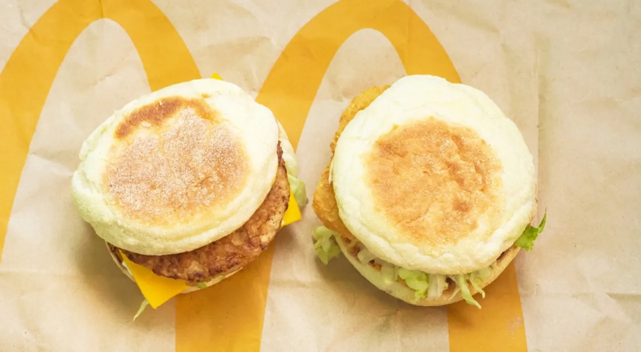 Zdjęcie Co jest wegetariańskiego w McDonald&#039;s? Odkryj smaczne opcje!