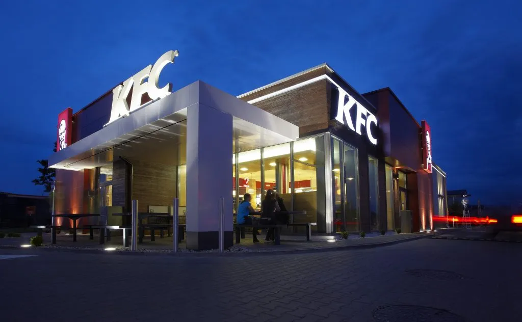 Zdjęcie Czy w KFC można płacić Blikiem? Sprawdź dostępne metody płatności