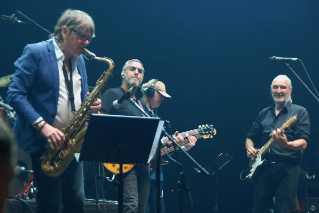 Zdjęcie Ile trwa koncert Dire Straits? Sprawdź, jak długo trwa występ!