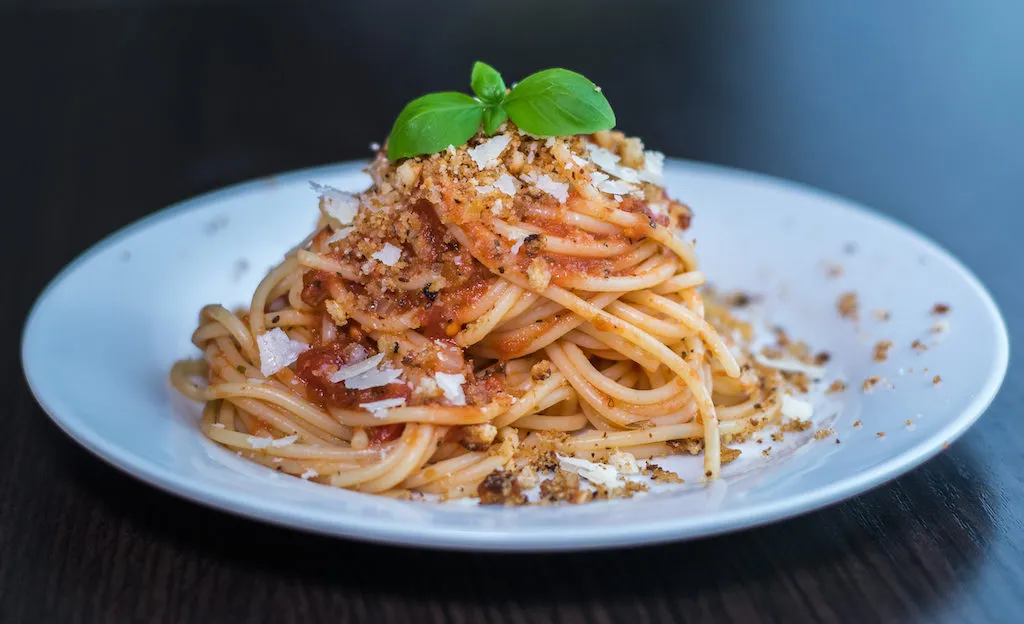 Zdjęcie Jaki ser do spaghetti zamiast parmezanu? Odkryj pyszne alternatywy