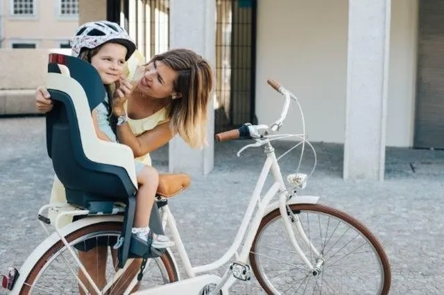 Zdjęcie Od kiedy można bezpiecznie zamontować siodełko na rower dla dziecka