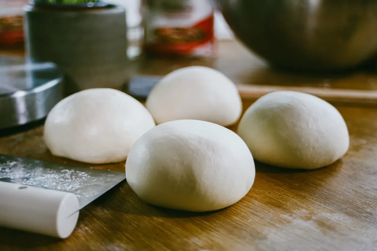 Zdjęcie Czy można zamrozić ciasto na pizzę? Sprawdź, jak to zrobić dobrze