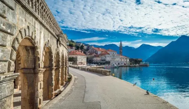 Zdjęcie Gdzie nocleg w drodze do Czarnogóry? Odkryj najlepsze opcje i ceny