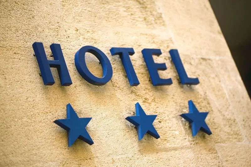 Zdjęcie Za co hotel dostaje gwiazdki? Odkryj tajemnice ocen hotelowych