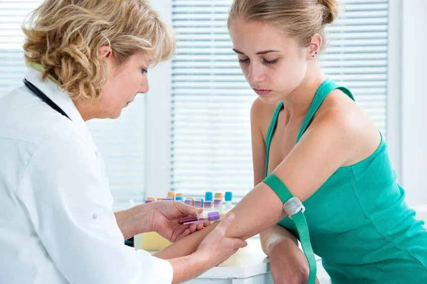 Zdjęcie Czy badania hormonalne są na NFZ? Sprawdź, co musisz wiedzieć