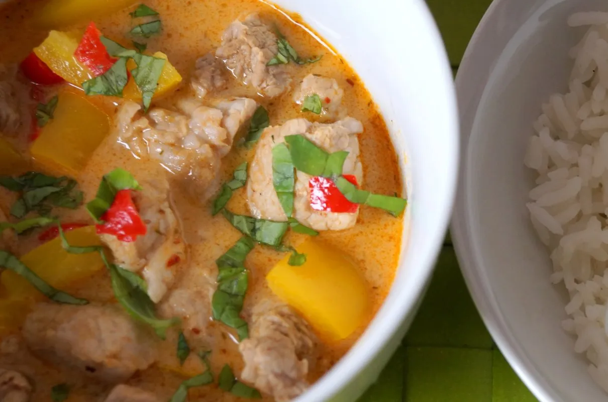 Zdjęcie Pyszna wieprzowina curry: proste przepisy i sekrety smaku