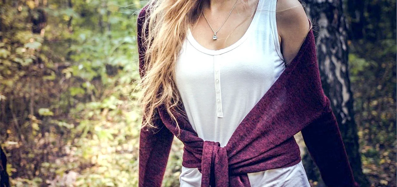 Zdjęcie Sweter czy swetr? Odkryj, która forma jest poprawna według SJP
