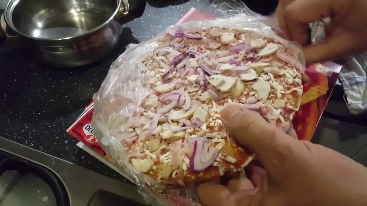 Zdjęcie Jak idealnie piec pizzę Dr Oetker, aby uniknąć przypalenia?