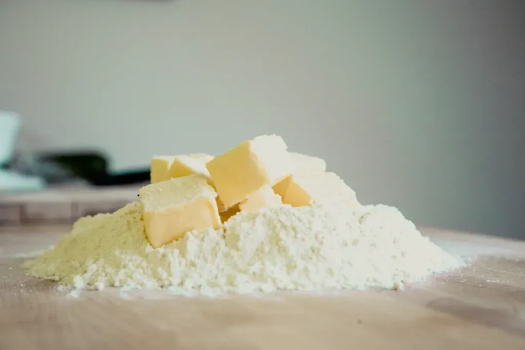 Zdjęcie Ile szklanek to 1 kg mąki - wszystkie przeliczniki dla różnych rodzajów