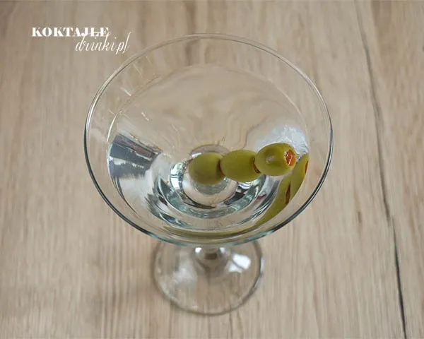 Zdjęcie Sekrety idealnego martini dry drink: składniki i przygotowanie