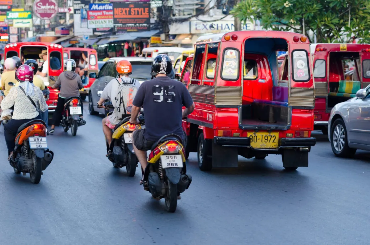 Zdjęcie Ile kosztuje transfer z lotniska Phuket? Sprawdź ceny i opcje