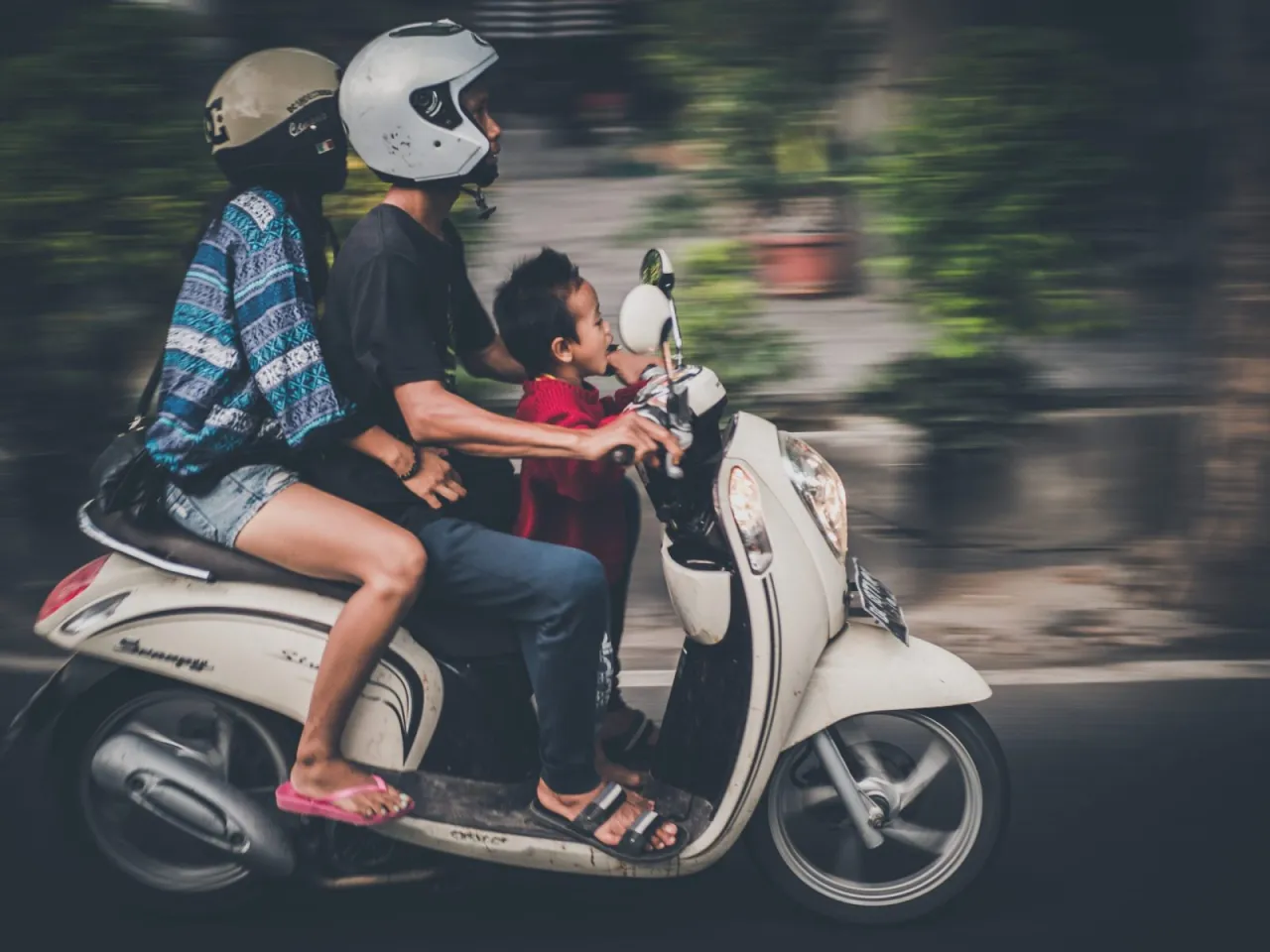 Zdjęcie Czy skuter to motorower? Poznaj różnice i przepisy prawne