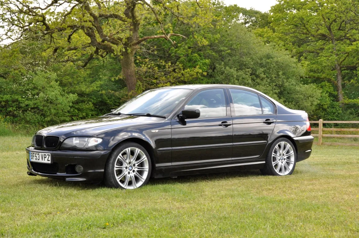 Zdjęcie BMW E46 330d – dlaczego warto zainwestować w ten model samochodu?