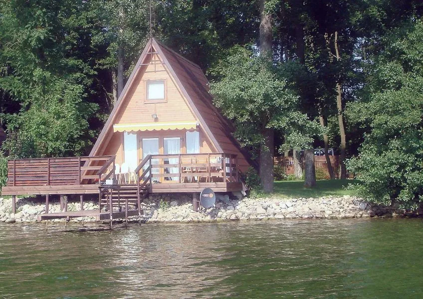 Zdjęcie Domek nad jeziorem Pojezierze Drawskie - idealne miejsce na wypoczynek