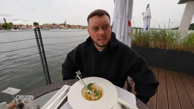 Zdjęcie Ile kosztuje obiad w hotelu Gołębiewskim? Sprawdź ceny i zniżki