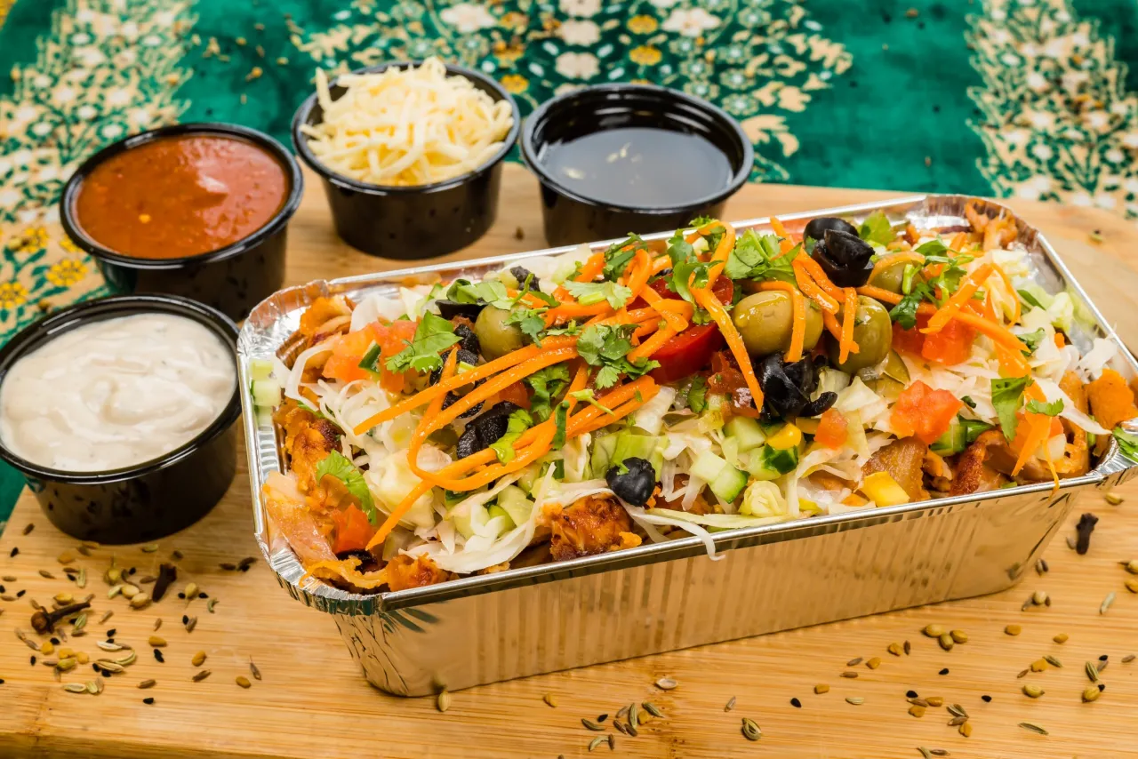 Zdjęcie Ile kalorii ma kebab na talerzu z frytkami? Zaskakujące wartości!