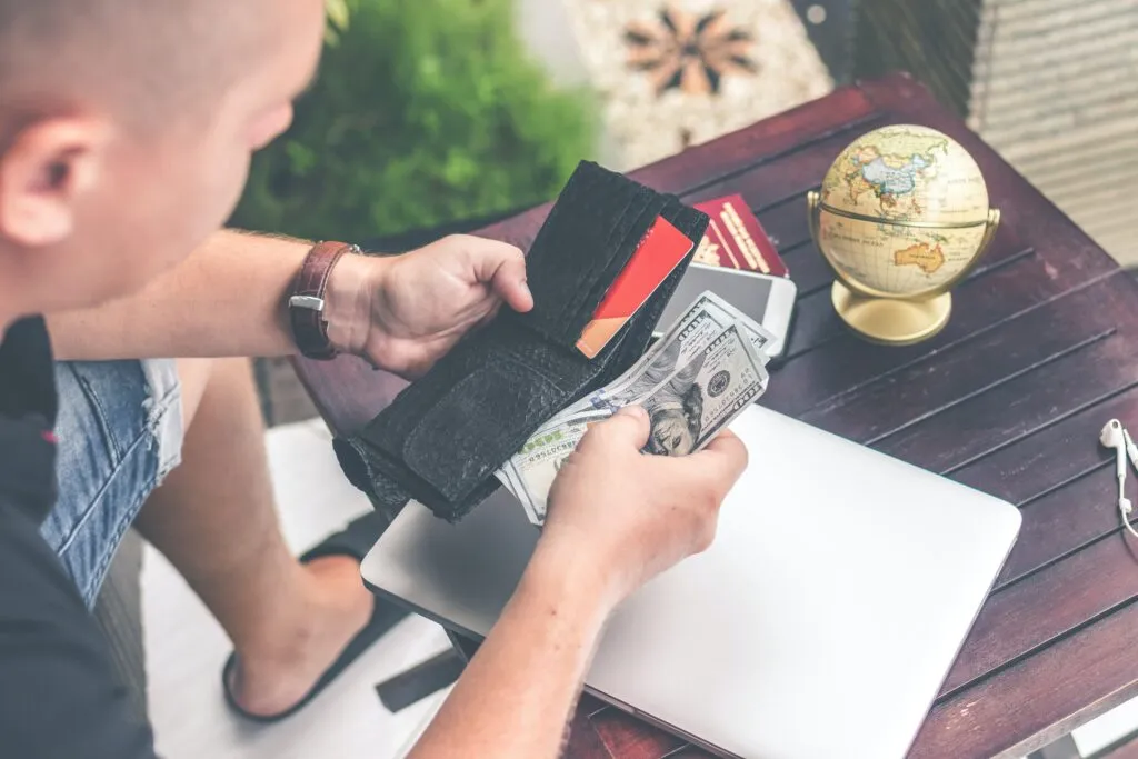 Zdjęcie Euro, waluty i płatności za granicą. Jak nie przepłacić na wakacjach?